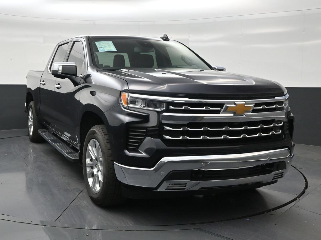 Used 2023 Chevrolet Silverado 1500 LTZ RWD image 7