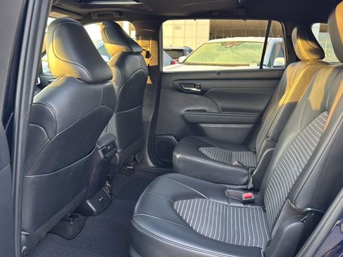 Certified 2023 Toyota Highlander XSE image 9
