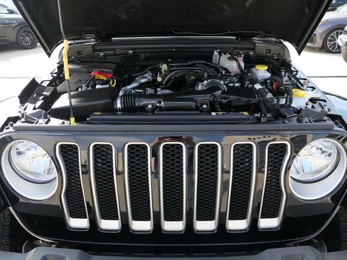 Used 2022 Jeep Wrangler Unlimited Sahara w/ Cold Weather Group image 25