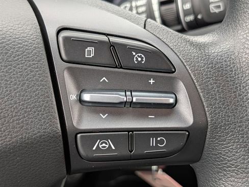 Used 2023 Hyundai Kona SE image 25