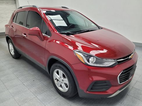 Used 2020 Chevrolet Trax LT w/ LT Convenience Package FWD image 11