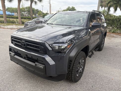 Used 2025 Toyota 4Runner SR5 RWD image 3