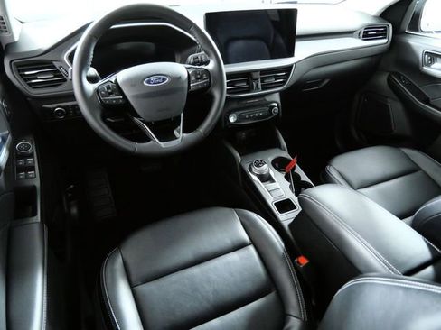 Certified 2025 Ford Escape Platinum AWD/4WD image 4