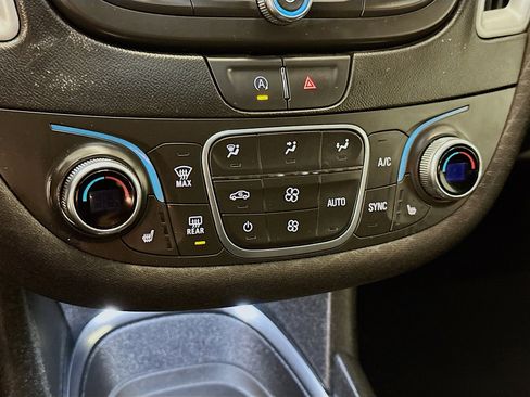Used 2024 Chevrolet Malibu LT FWD image 24