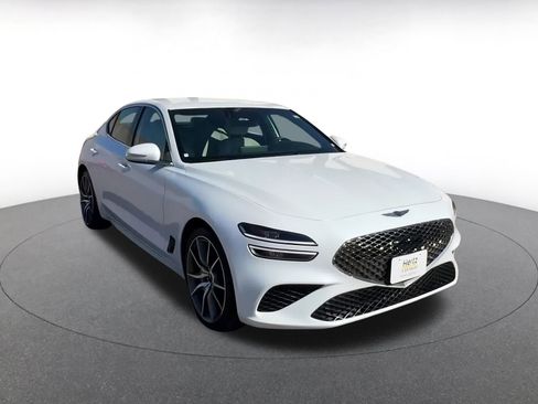 Used 2025 Genesis G70 2.5T image 3