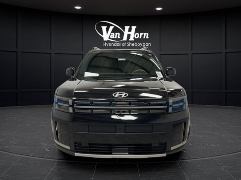Used 2025 Hyundai Santa Fe Limited AWD/4WD image 2