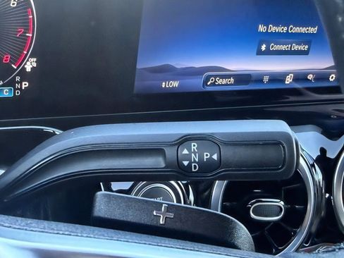 Used 2025 Mercedes-Benz GLA 250 4MATIC image 29