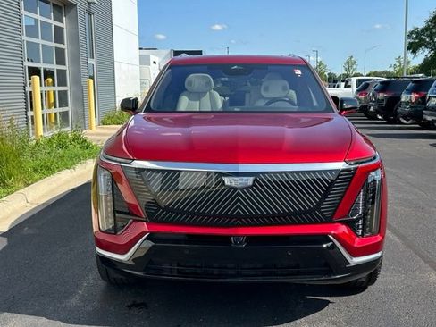 Used 2026 Cadillac Vistiq Luxury w/ LPO, Floor Liner Package AWD/4WD image 2
