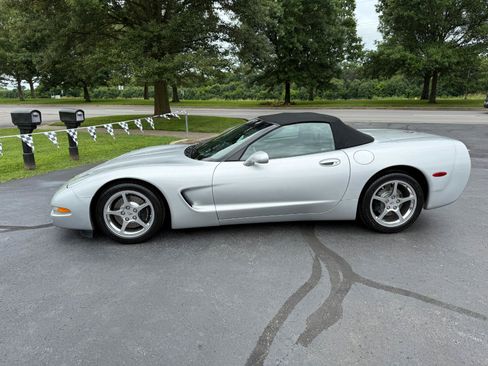 Used 2002 Chevrolet Corvette Convertible w/ Preferred Equipment Group2 RWD image 14