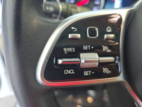 Used 2021 Mercedes-Benz GLC 300 4MATIC image 18
