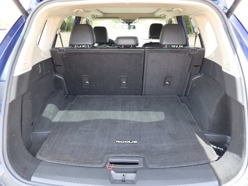 Used 2022 Nissan Rogue SV w/ SV Premium Package FWD image 11