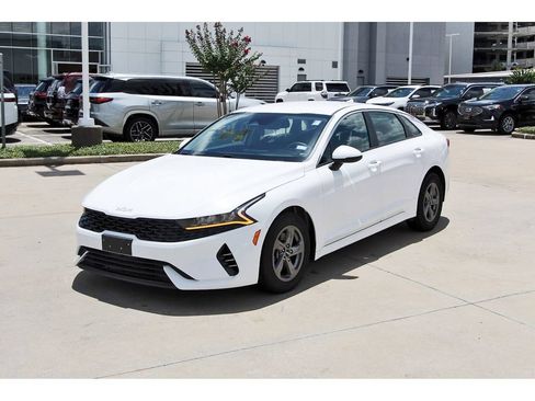 Used 2023 Kia K5 LXS FWD image 3