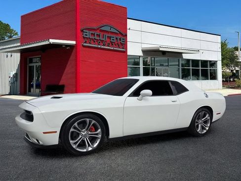 Used 2020 Dodge Challenger R/T RWD image 1