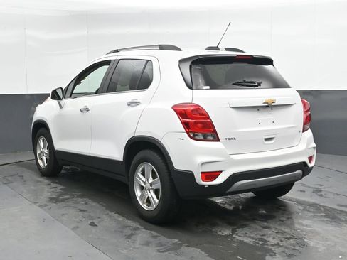 Used 2017 Chevrolet Trax LT w/ LT Convenience Package FWD image 11