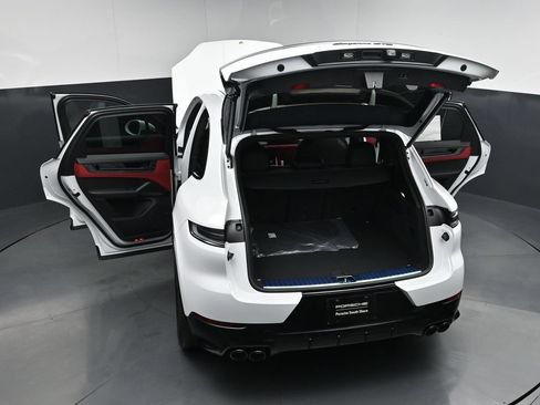 New 2026 Porsche Cayenne GTS AWD/4WD image 34