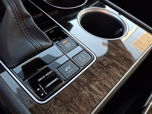 New 2026 Toyota Sienna Limited image 18