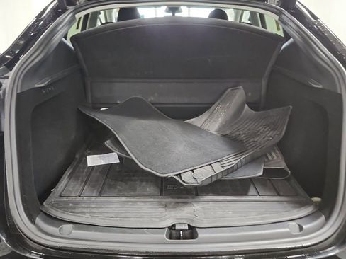 Used 2023 Tesla Model Y Long Range image 10
