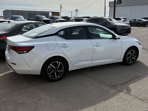 Used 2024 Nissan Sentra SV image 16