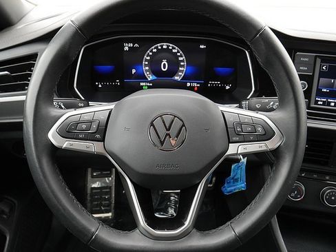 Used 2024 Volkswagen Jetta Sport image 17