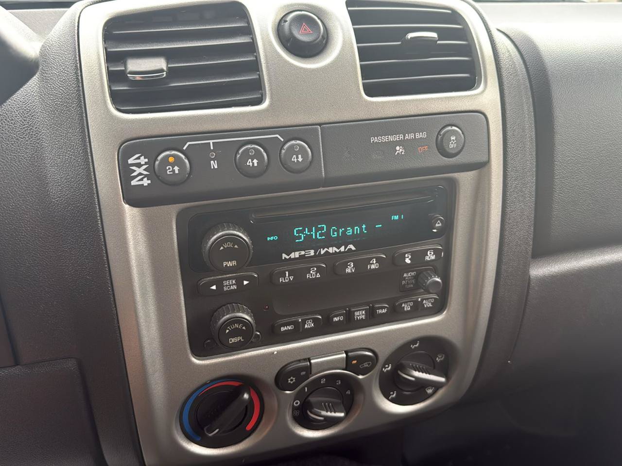 Used 2012 Chevrolet Colorado LT AWD/4WD image 18