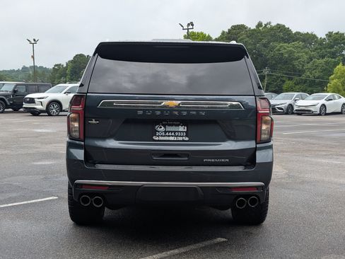 Used 2021 Chevrolet Suburban Premier w/ Premium Package 2 RWD image 8
