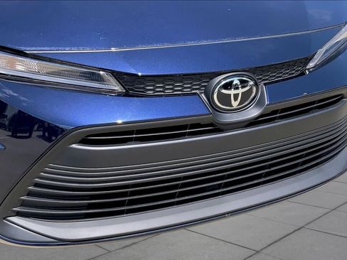 Used 2023 Toyota Corolla LE FWD image 31
