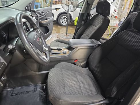 Used 2019 GMC Acadia SLE AWD/4WD image 15
