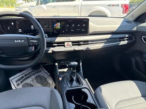 Used 2025 Kia K4 EX FWD image 18
