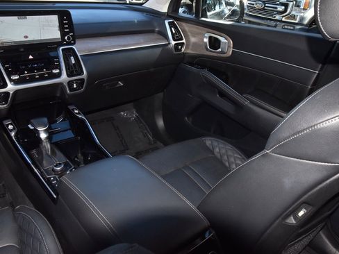 Used 2023 Kia Sorento SX Prestige image 18