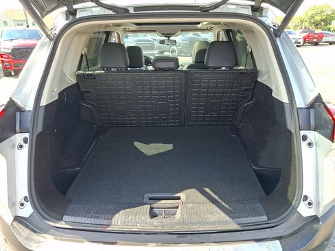Used 2021 Nissan Rogue SV w/ Premium Package AWD/4WD image 18
