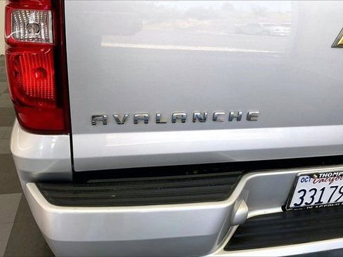 Used 2013 Chevrolet Avalanche LT AWD/4WD image 31