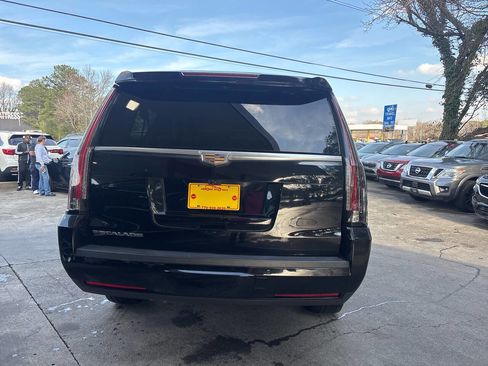 Used 2017 Cadillac Escalade ESV Premium Luxury image 5