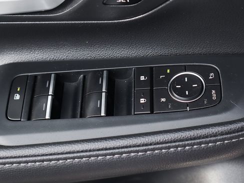 Used 2024 Toyota Grand Highlander Limited image 17