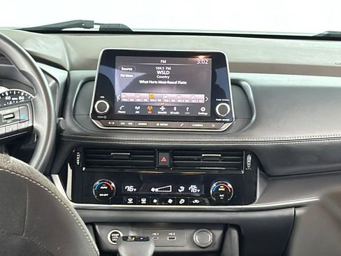 Used 2021 Nissan Rogue SV AWD/4WD image 16