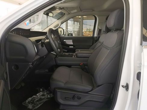 Used 2025 Ford Expedition Active AWD/4WD image 12