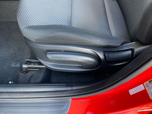 Used 2025 Kia Soul LX w/ LX Technology Package image 22