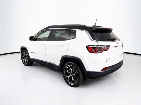 Used 2025 Jeep Compass Limited AWD/4WD image 5