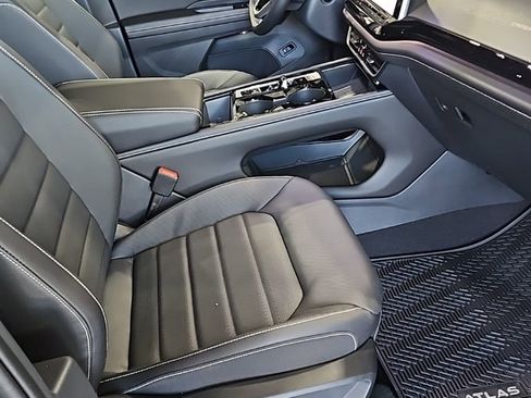 New 2026 Volkswagen Atlas Cross Sport SEL AWD/4WD image 13