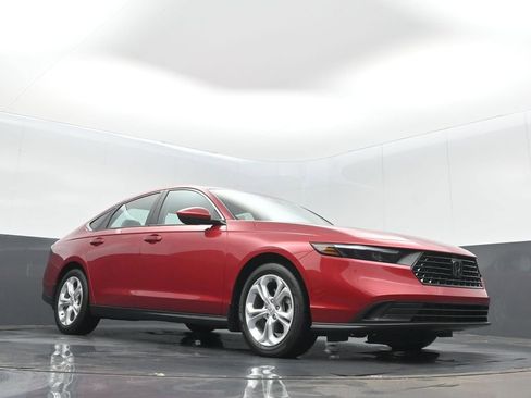 Used 2024 Honda Accord LX image 10
