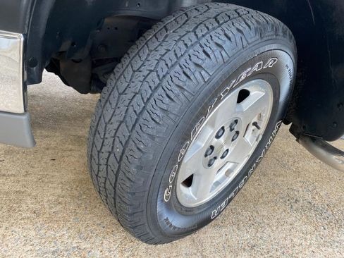 Used 2004 Chevrolet Silverado 1500 4x4 Extended Cab w/ Z71 Convenience Package 2 image 11