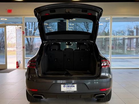 Used 2018 Porsche Macan Sport Edition AWD/4WD image 32