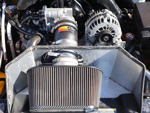 Used 2003 Chevrolet SSR w/ Preferred Equipment Group image 66