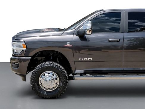 Used 2023 RAM 3500 Laramie AWD/4WD image 10