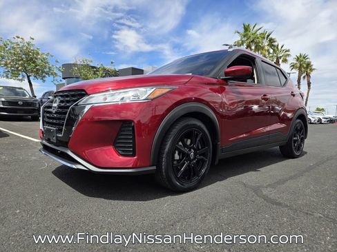 Used 2022 Nissan Kicks SV FWD image 2