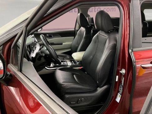 Used 2022 Kia Carnival LX w/ Paint Protection Package FWD image 25