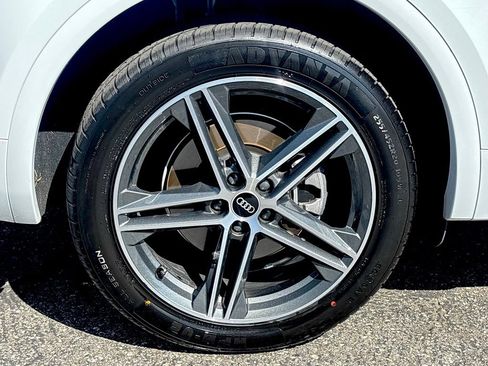 Used 2021 Audi Q5 e Premium AWD/4WD image 34