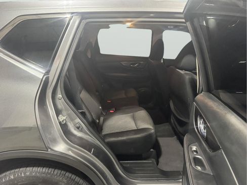 Used 2019 Nissan Rogue SV w/ Sun & Sound Touring Package image 11