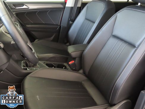 Used 2022 Volkswagen Tiguan SE FWD image 12