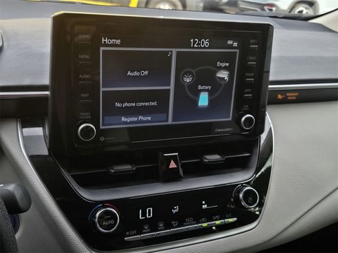 Used 2022 Toyota Corolla LE image 15