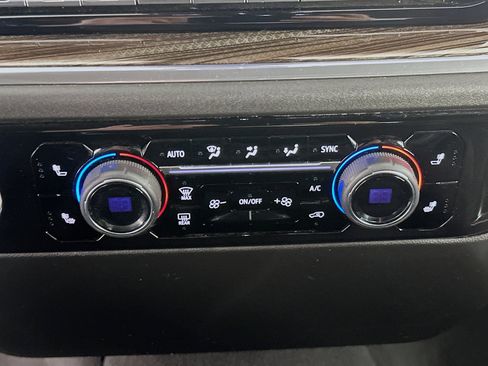 Used 2023 Chevrolet Silverado 1500 LT image 23